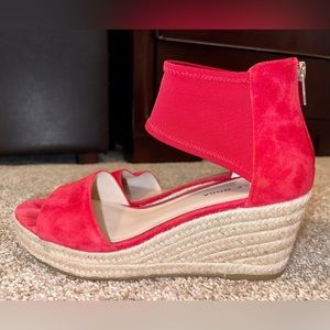 Pelle Moda Red Wedge Kona Sandals Women’s Size 7.5 New